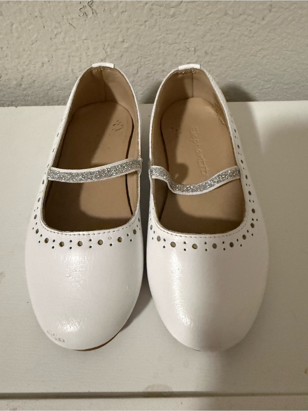 Elephantito White Girls Mary Jane Shoes with Silver Glitter Strap